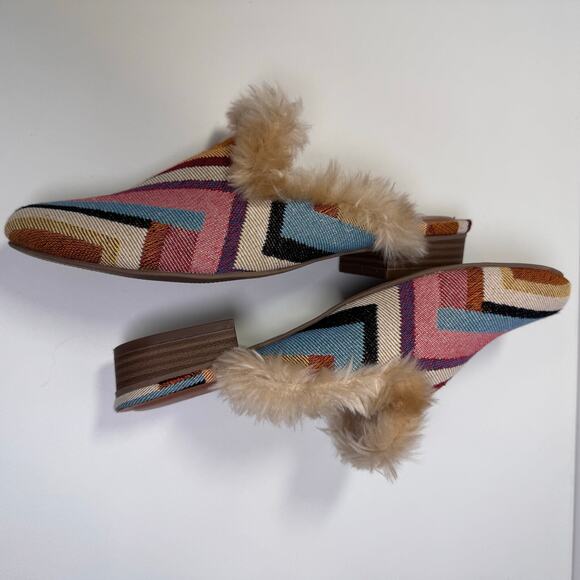 NEW Universal Thread Women's Bibiana Faux Fur Lined Chevron Mules sz 7.5 Boho - Picture 3 of 5